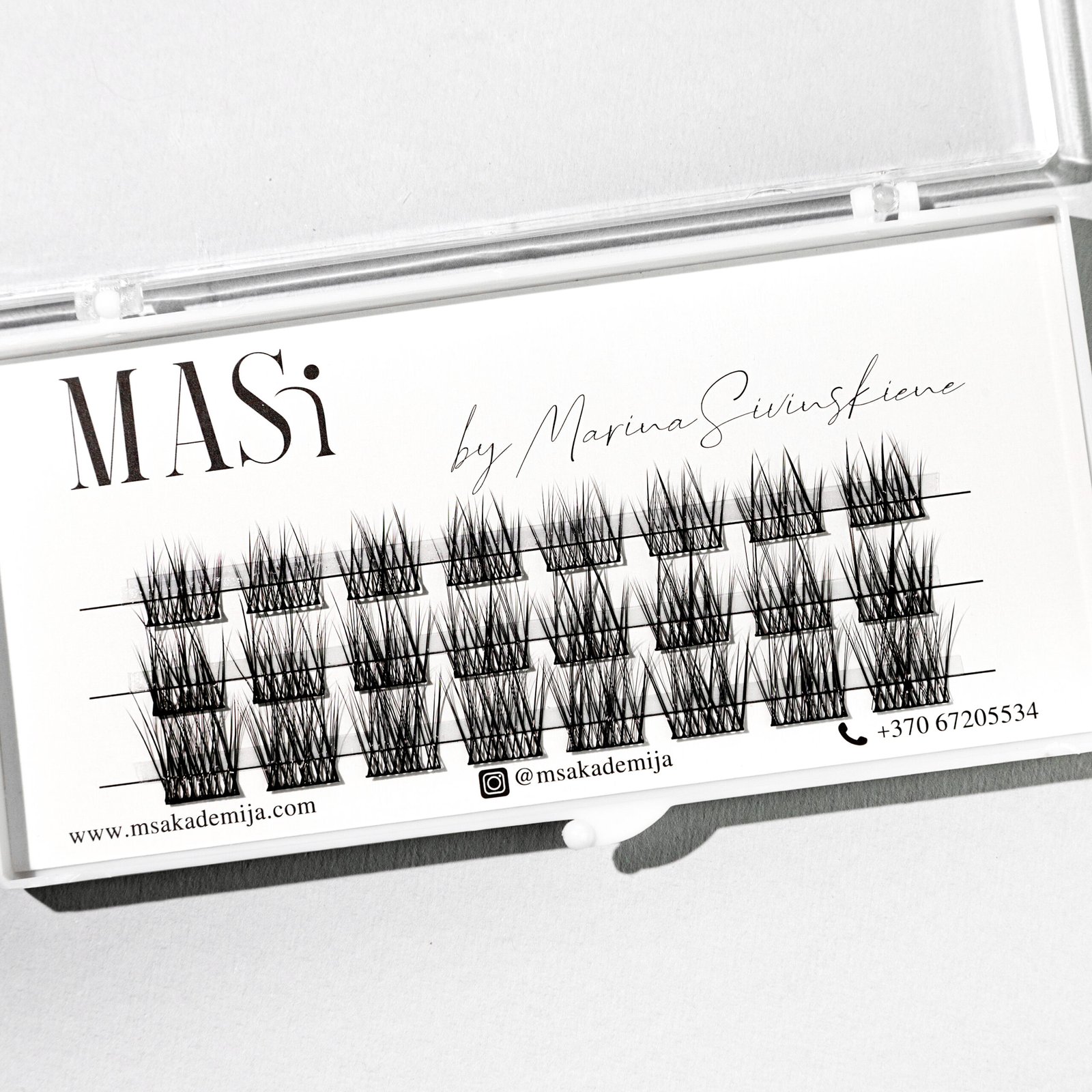 artificial eyelashes in tufts