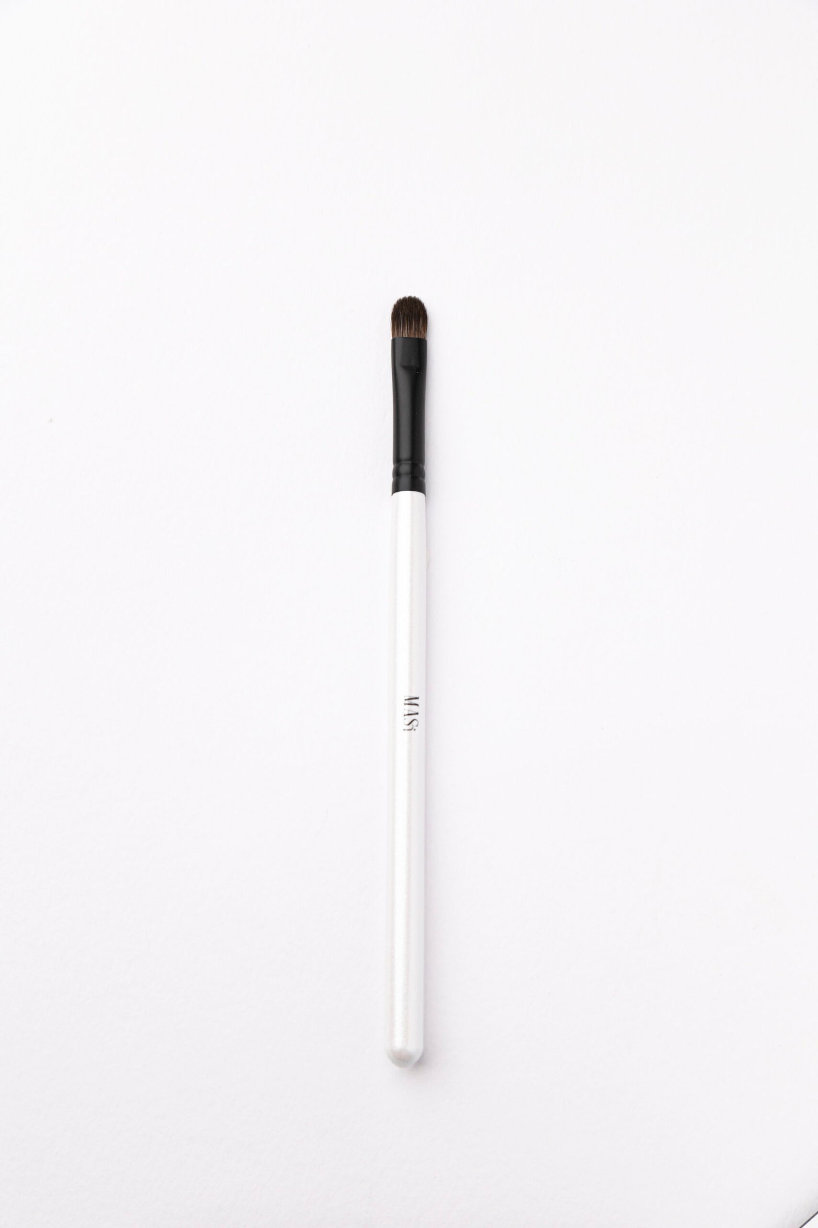 Makiažo šepetėlis akių šešėliams. V4