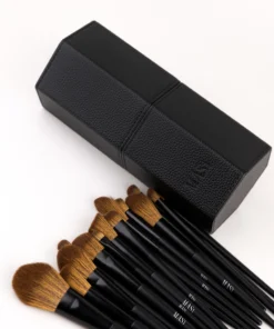 PRE-ORDER - MASI BLACK makiažo šepetėlių rinkinys su dėklu